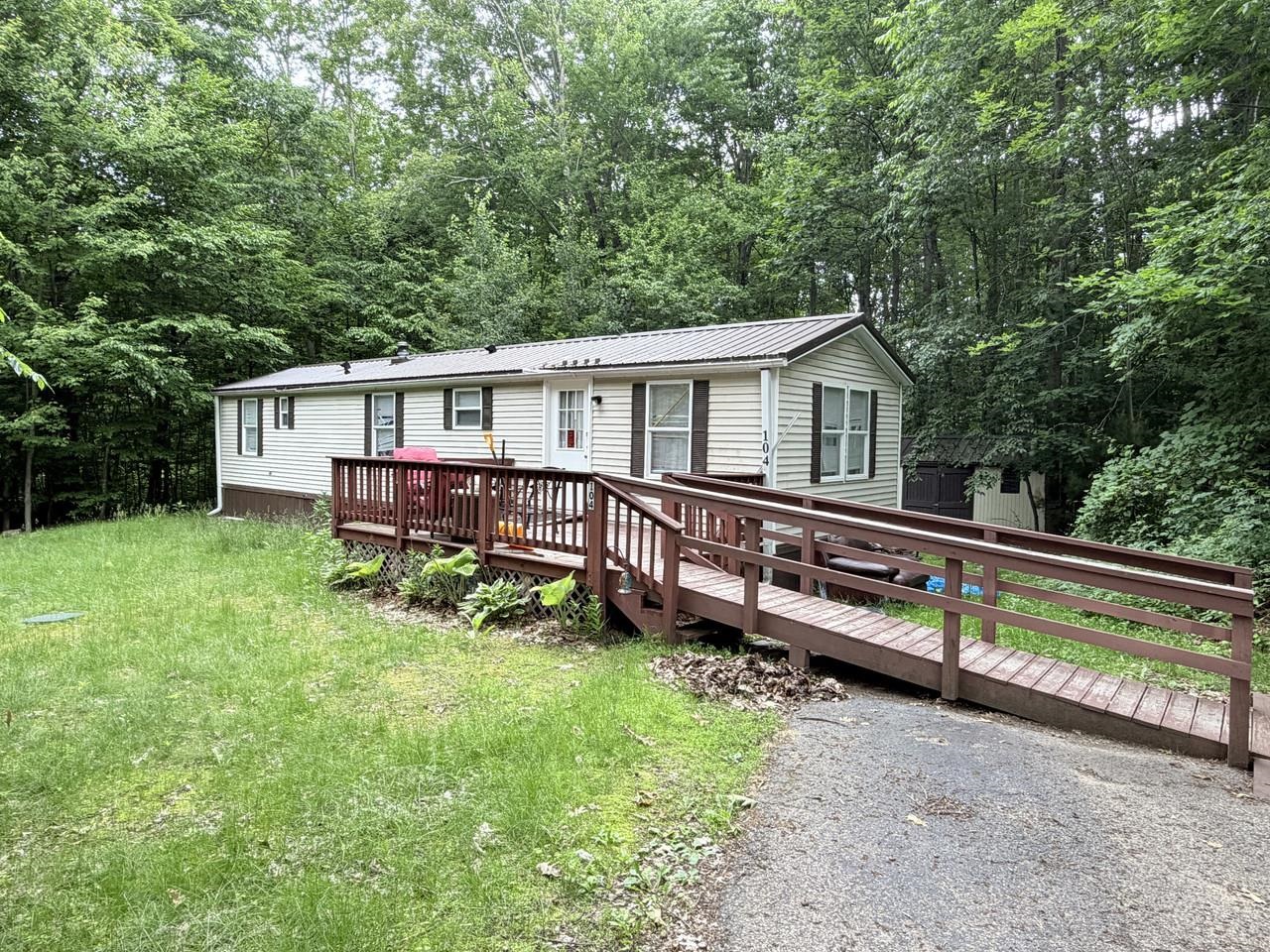 104 Lexington Road, Colchester 104 Lexington Road, Colchester