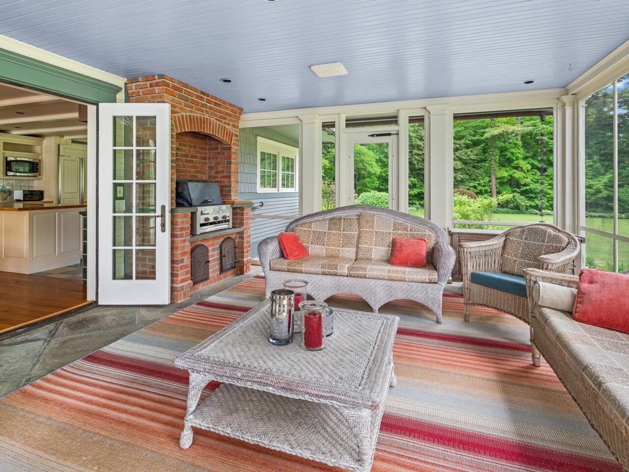 Gorgeous screen porch/sunroom