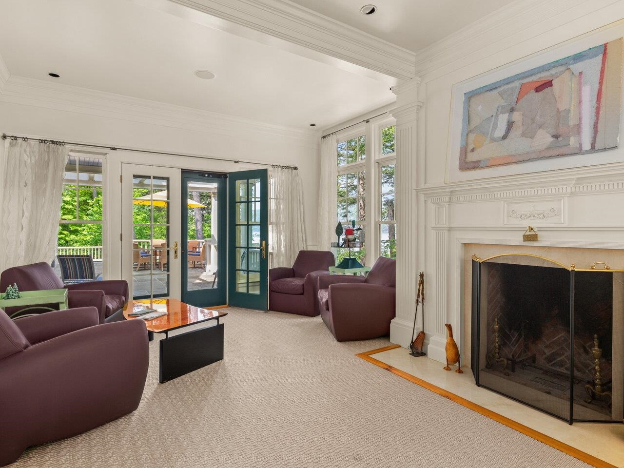 Expansive classic parlor