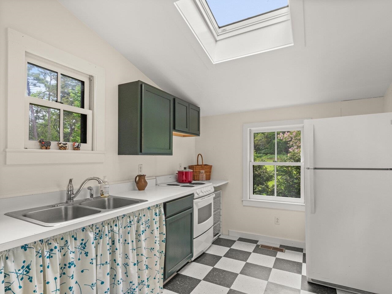 Charming Guest Cottage Kitchen