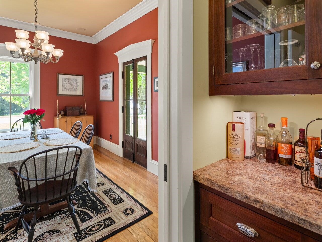 Dining rm off kitchen & foyer