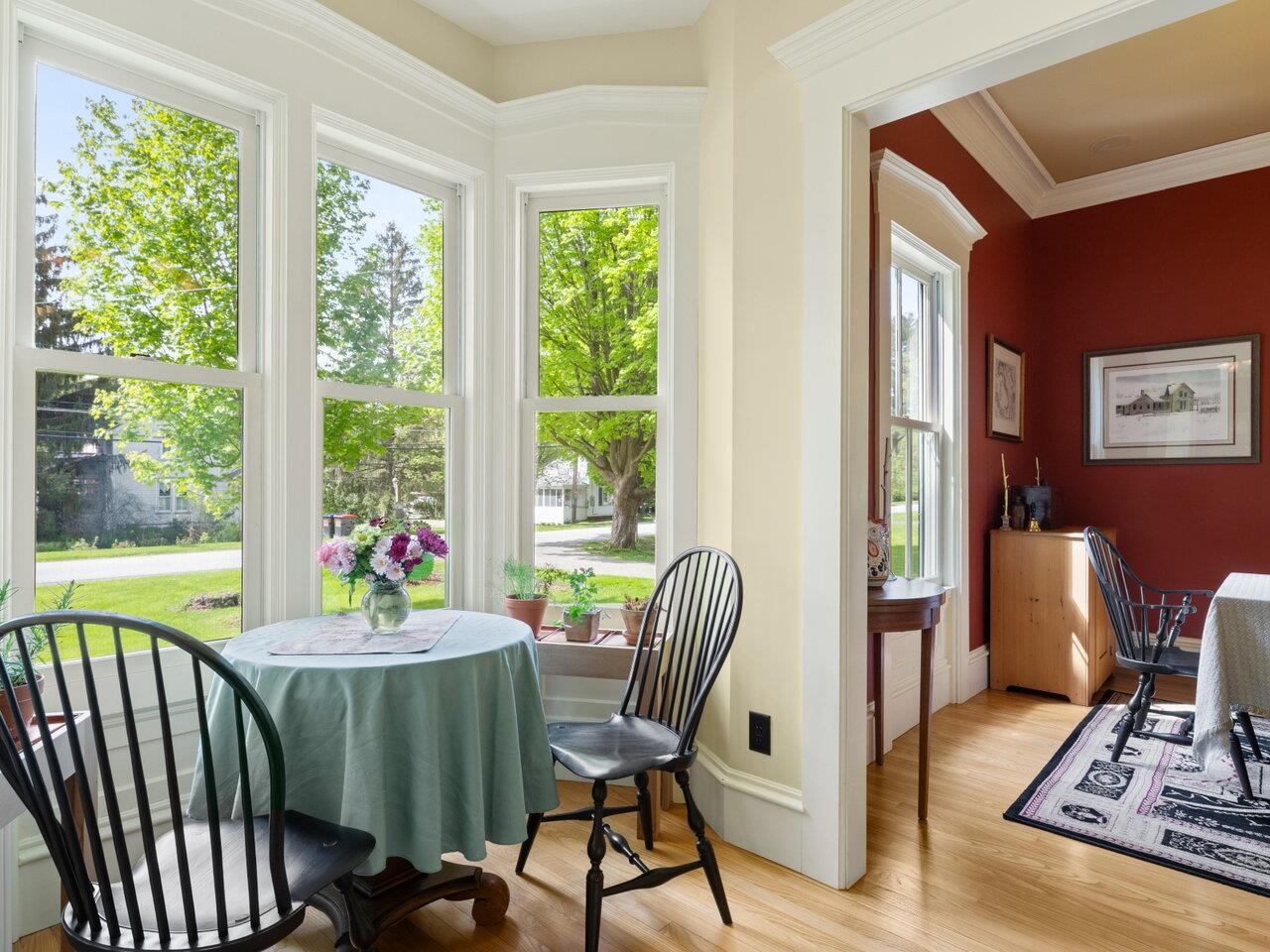 Bay window dining spot