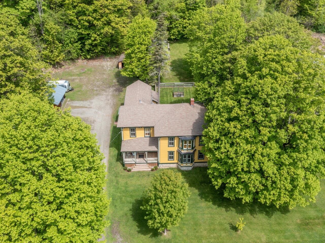 Private setting on 1.33 acres