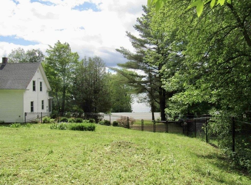 Large Private Back Yard with Lake Views