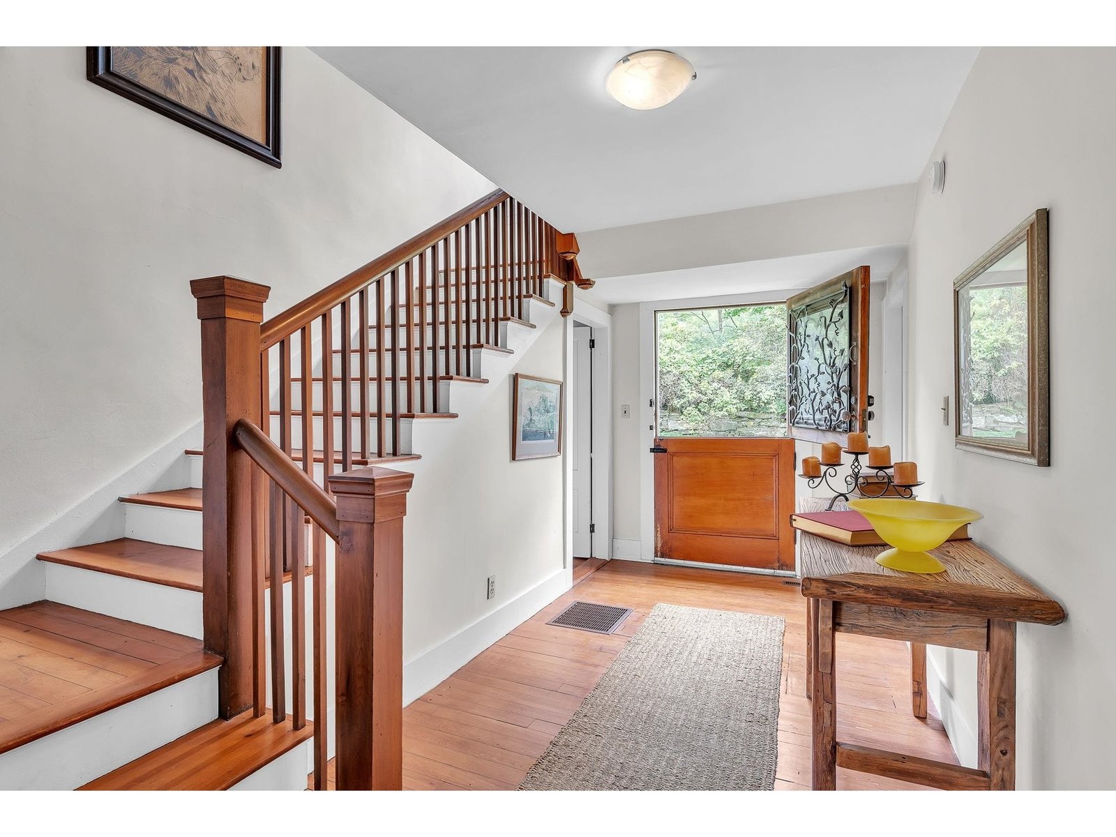 Stunning foyer