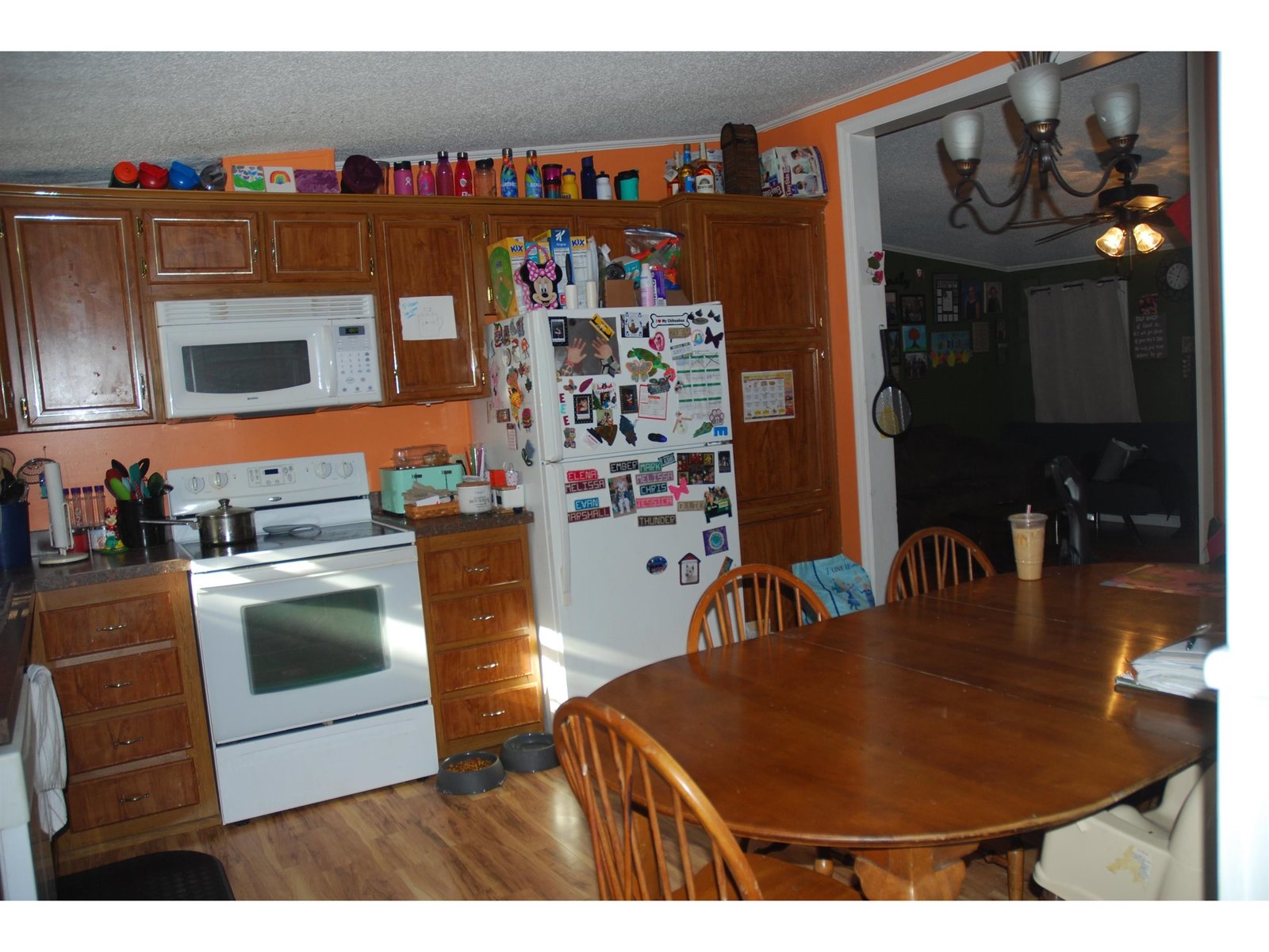 Eat-in kitchen with all appliances