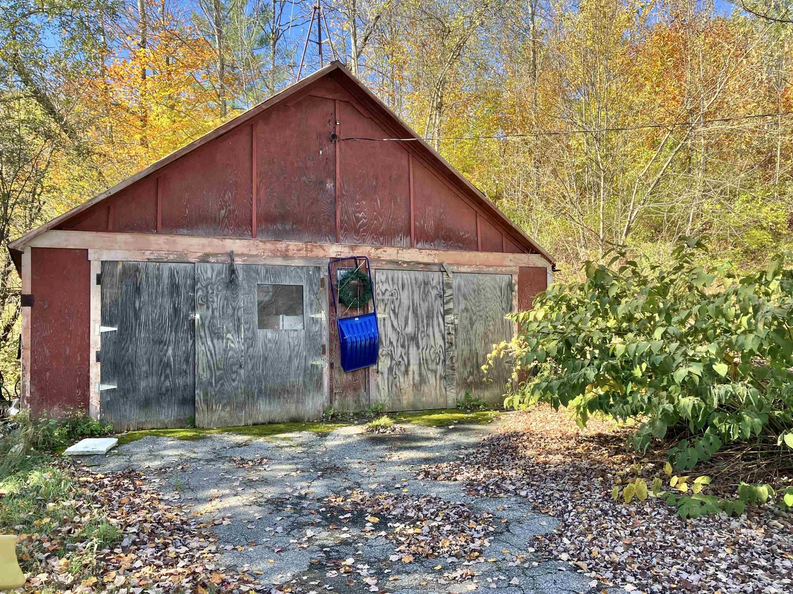 2 Bay Barn/Garage