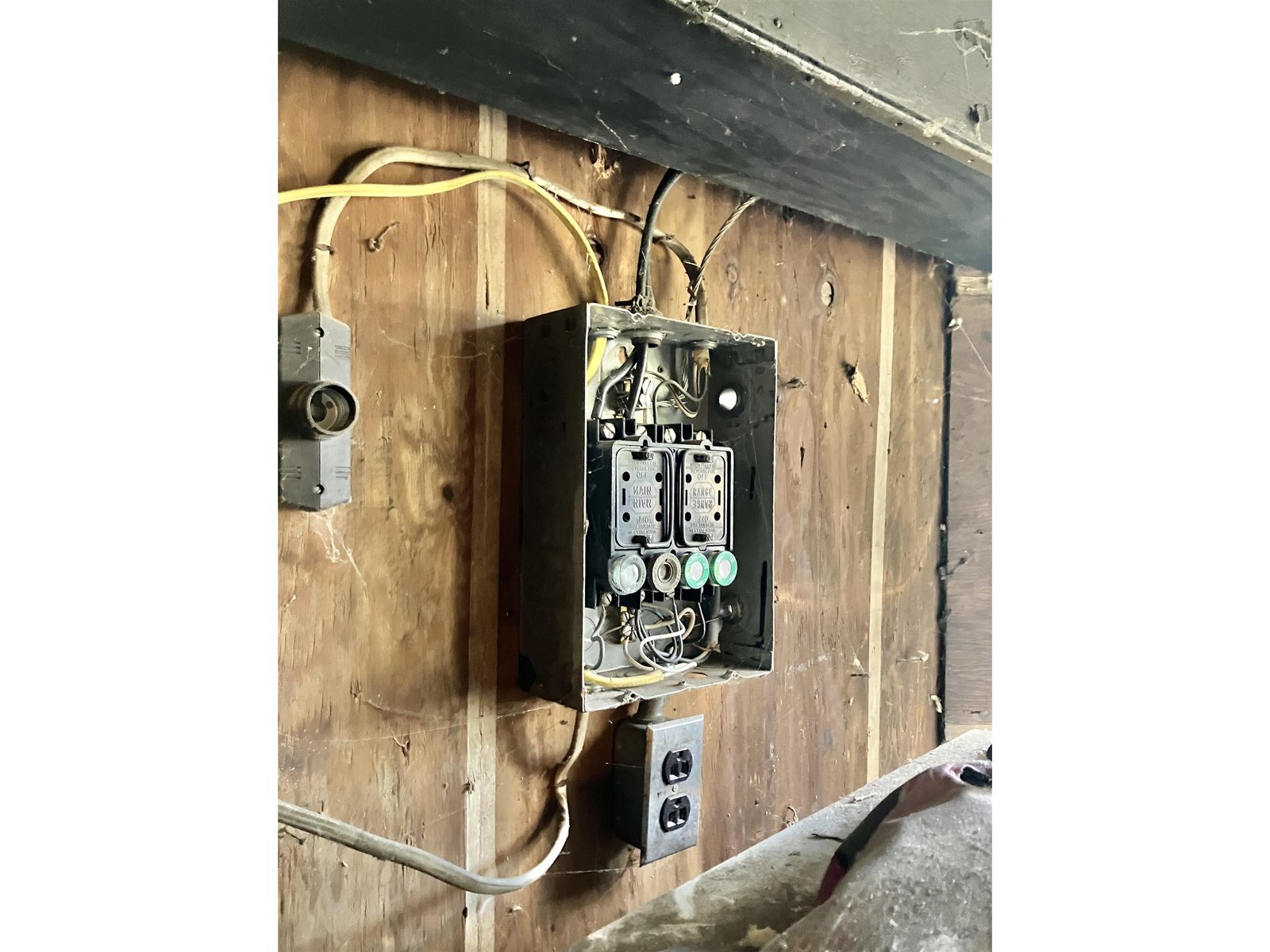 Power in Garage ~ Fuses