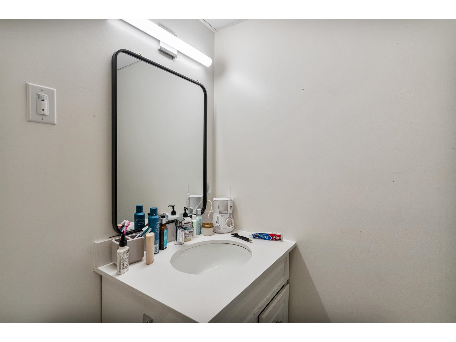 7 Fletcher Unit 2: Full Bathroom