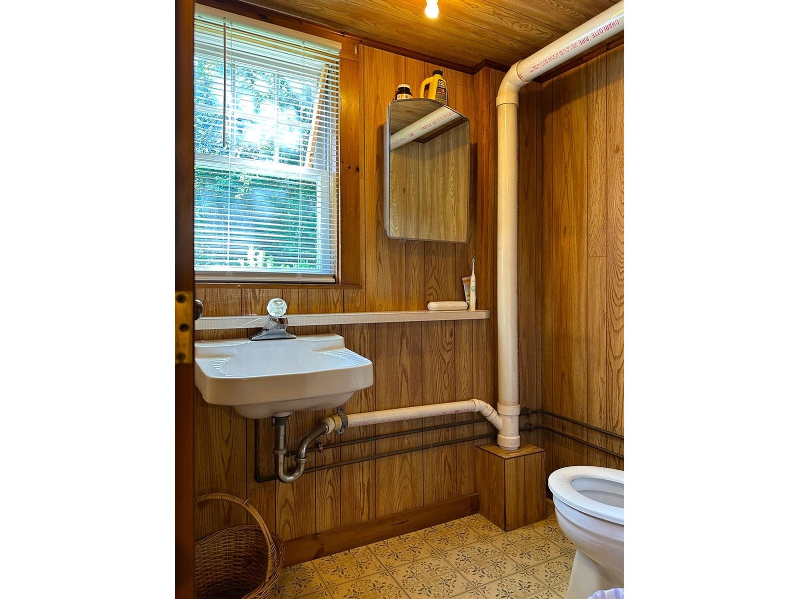 Basement half-bath