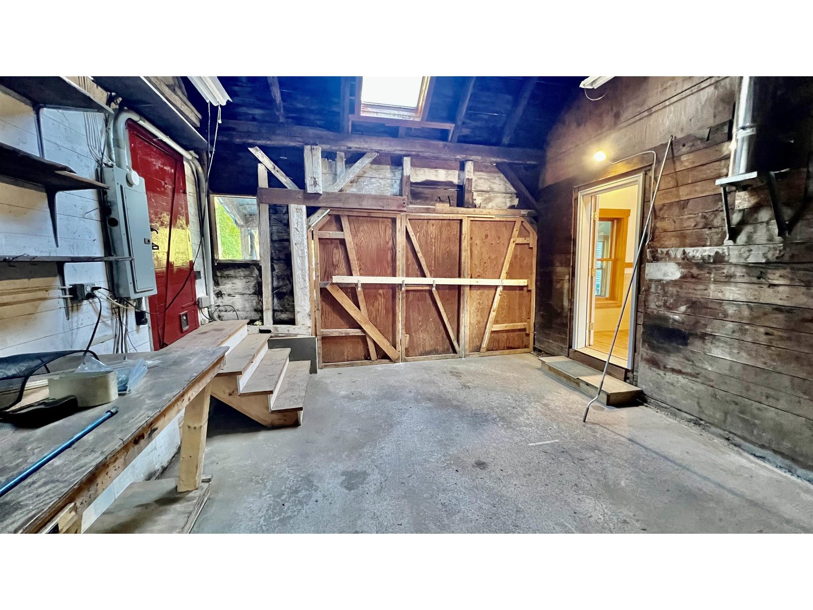 store/mud room off kitchen