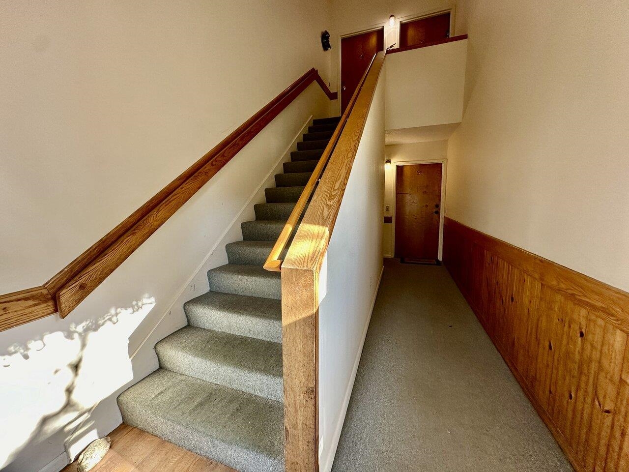 Common Hallway, 4 Units