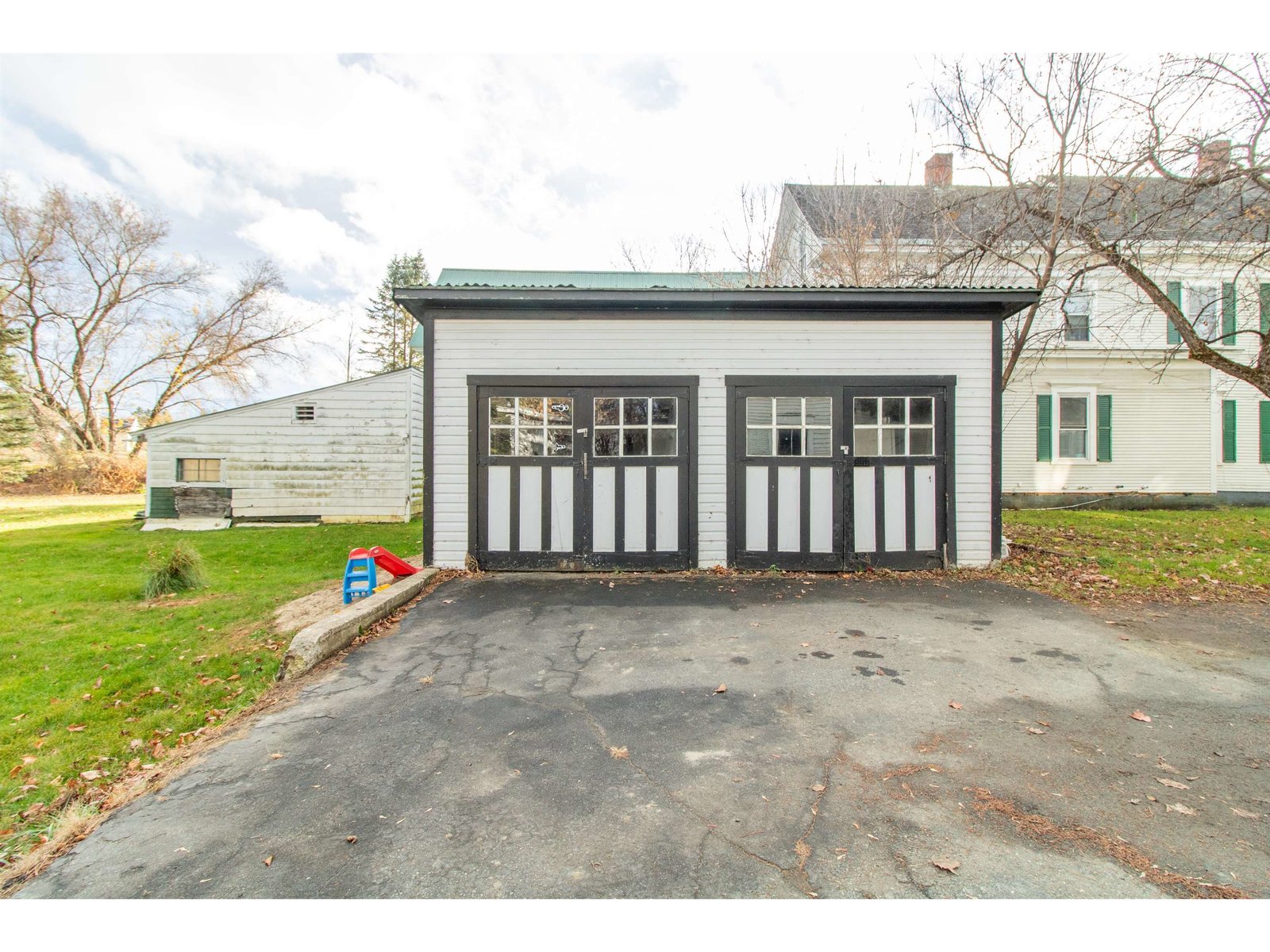 Garage with double doors