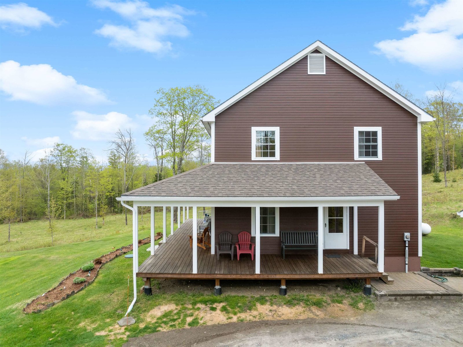 Detached garage