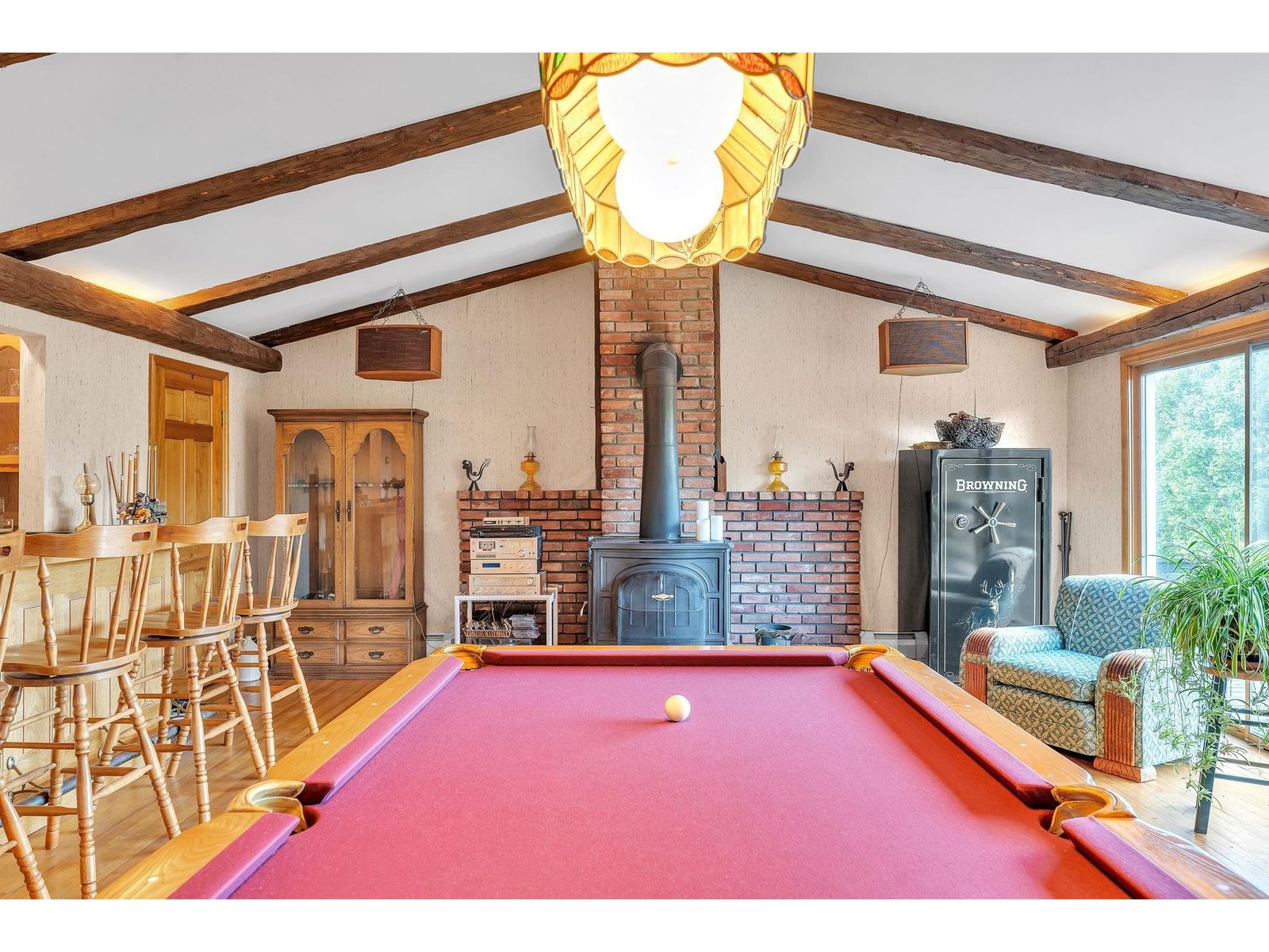 Great room w/ wet bar