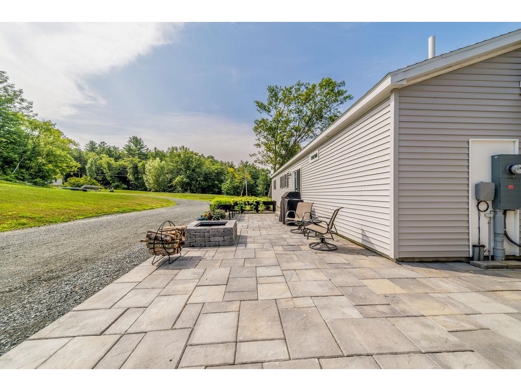 40 x 14ft patio w fire pit