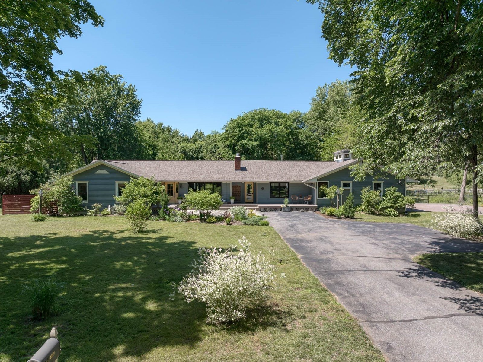 1561 Porters Point Road, Colchester