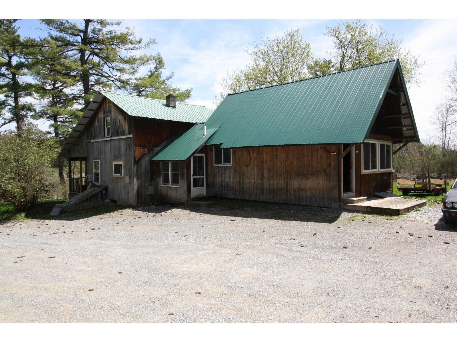 436 Middle Road, Middlebury