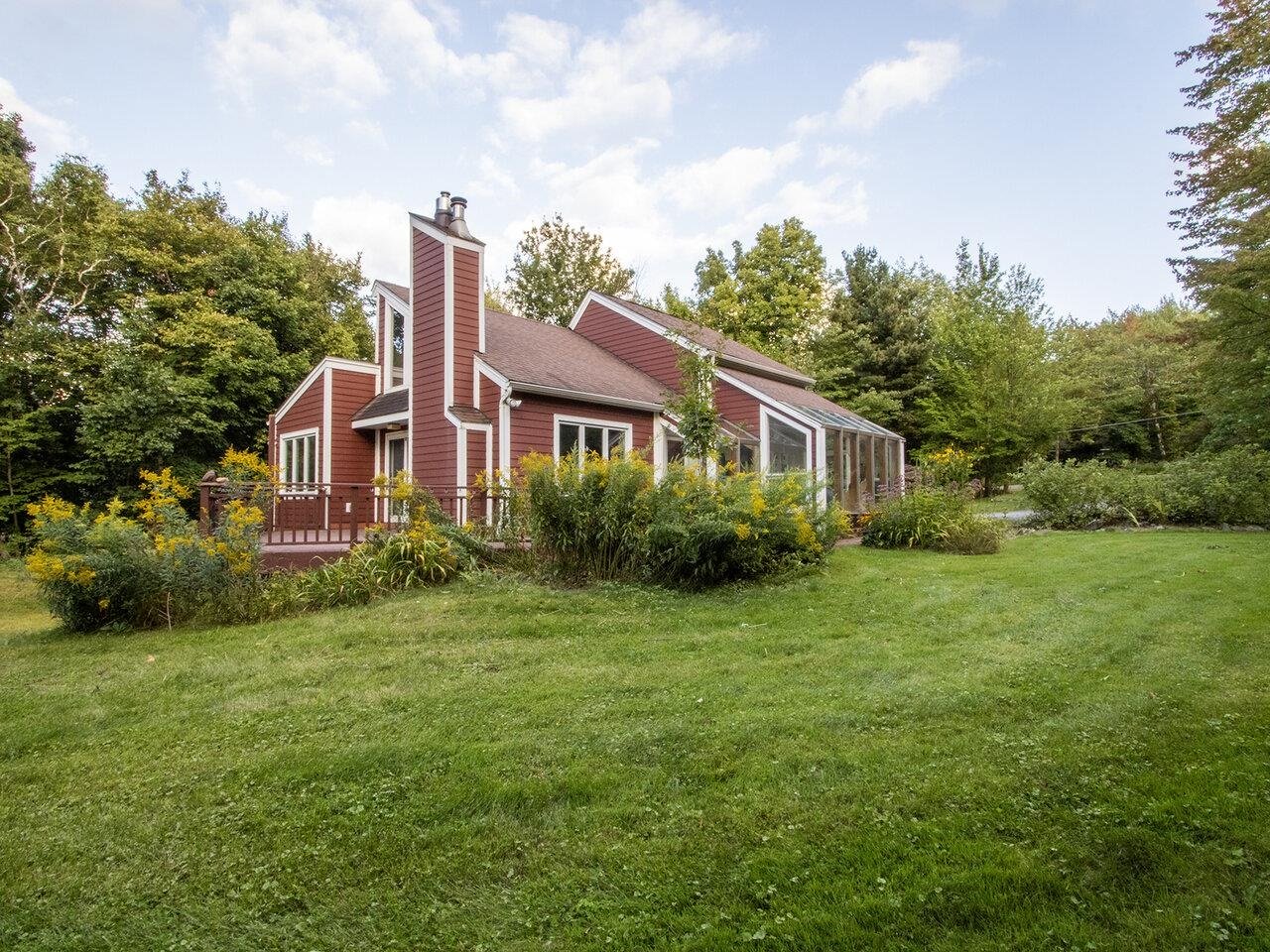 695 Oak Knoll Road, Williston